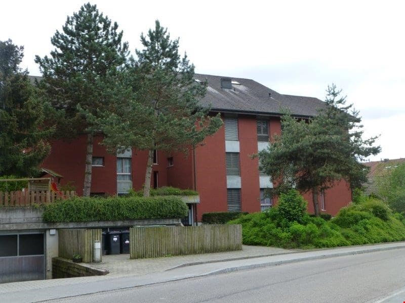 Geräumige 6-Zimmer-Wohnung mit Balkon und schöner Aussicht in Kerzers (1)
