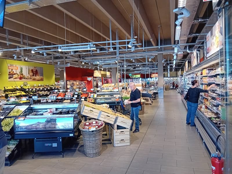 Modernes Einkaufszentrum mit sehr stabilen Mietern und mit großem Potenzial (13)