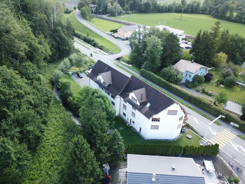 Weiträumige und angenehme 2.5-Zimmerwohnung zu vermieten (1)