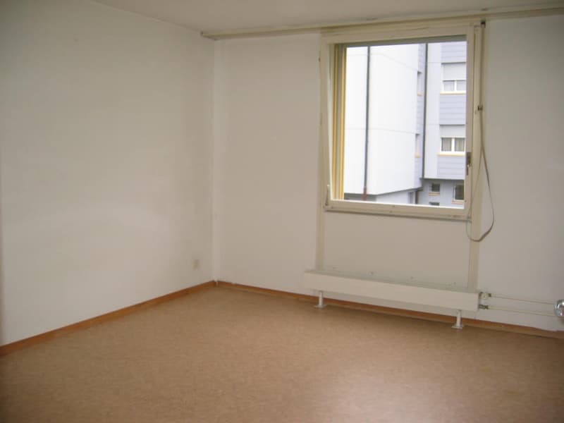 lumineux & spacieux appartement à louer!!! (4)