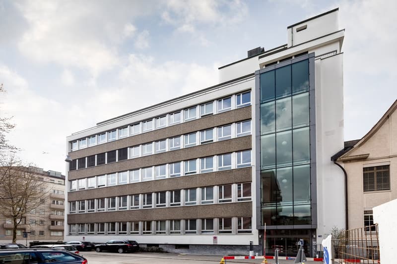 Helle und moderne Bürofläche mit exklusiver Terrasse im Zürcher Seefeld (8)