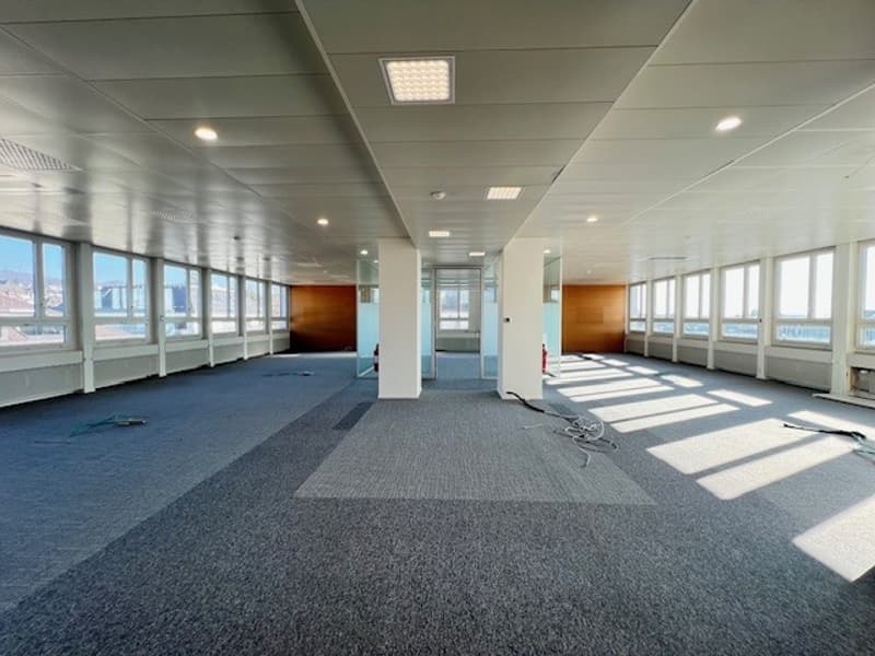 Helle und moderne Bürofläche mit exklusiver Terrasse im Zürcher Seefeld (3)