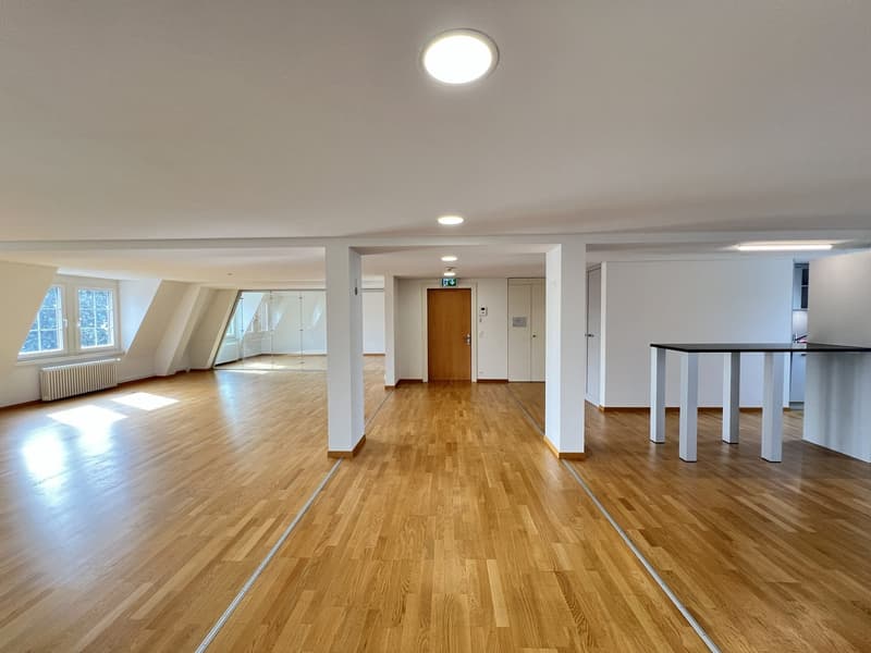 Beautiful and ready-to-move-in office in Seefeld. (1)