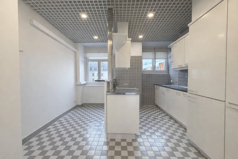 Attractive ready-to-move-in office space in prime location (5)