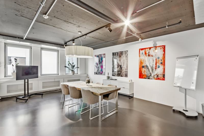 Trendy office/showroom space with versatile usage possibilities (2)