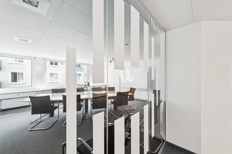 Spacious office space at Wiedikon train station with parking (1)