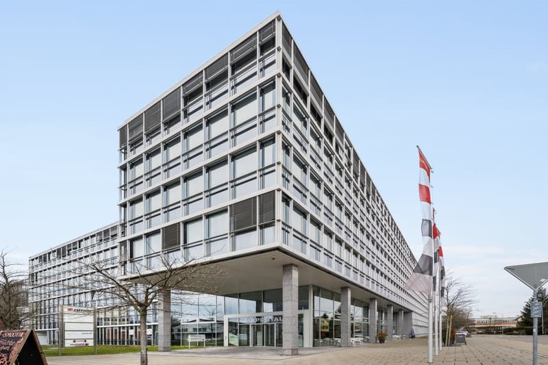 Neuer Hauptsitz mit exklusiver Dachterrasse und 90 Parkplätzen (9)