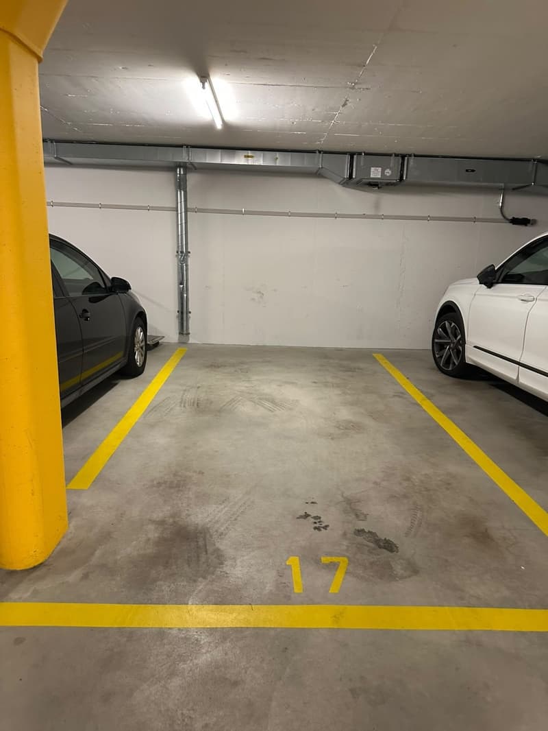 Einstellplatz in neuer Tiefgarage in Kloten (1)
