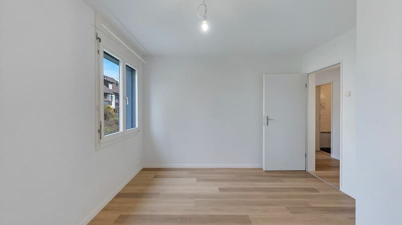 Felicità abitativa luminosa con balcone sud soleggiato a Brüttisellen (8)