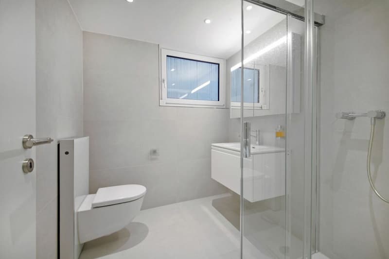 Upscale 2.5-room apartment with huge garden! (8)