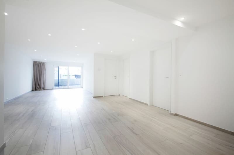 Upscale 2.5-room apartment with huge garden! (4)