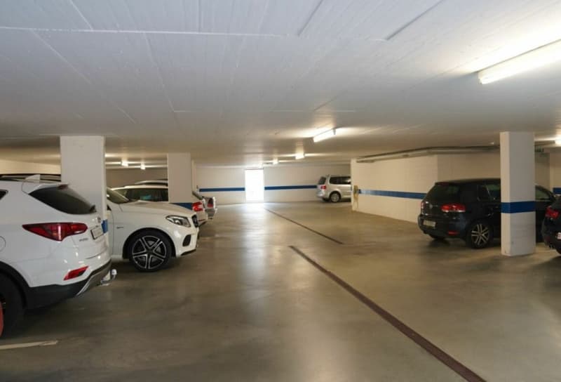 Parking spaces in a very well-kept garage in Weinfelden (4)