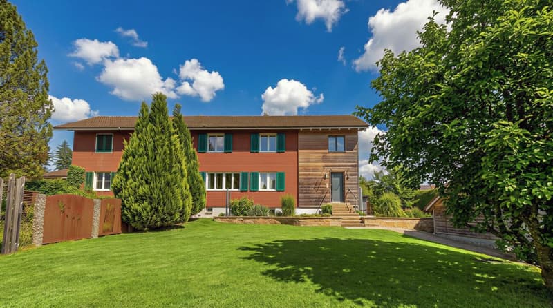 Charming property in a green setting with very high privacy! (2)