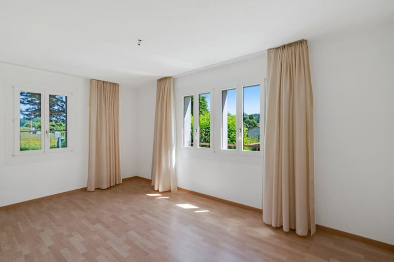 Spacious 5.5-room garden apartment with a lovely view of the greenery (15)