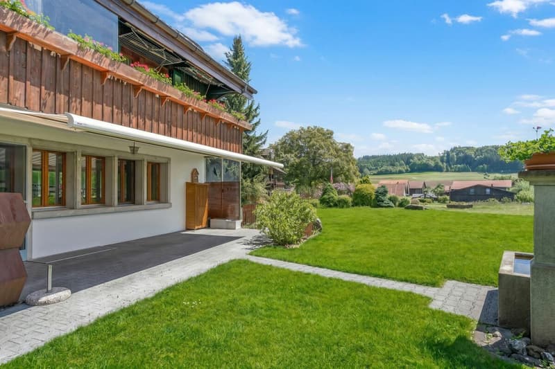 Spacious 5.5-room garden apartment with a lovely view of the greenery (2)