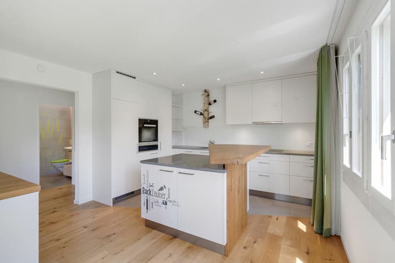 Spacious 5.5-room garden apartment with a lovely view of the greenery (8)
