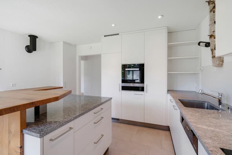 Spacious 5.5-room garden apartment with a lovely view of the greenery (10)