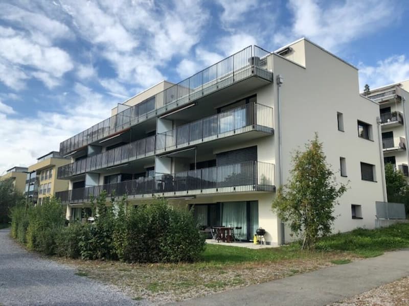 Ampio appartamento di 3,5 locali al piano terra con area di seduta a Wülflingen (1)