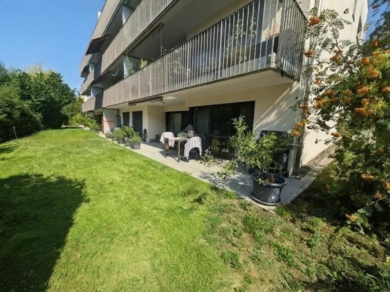 Ampio appartamento di 3,5 locali al piano terra con area di seduta a Wülflingen (2)