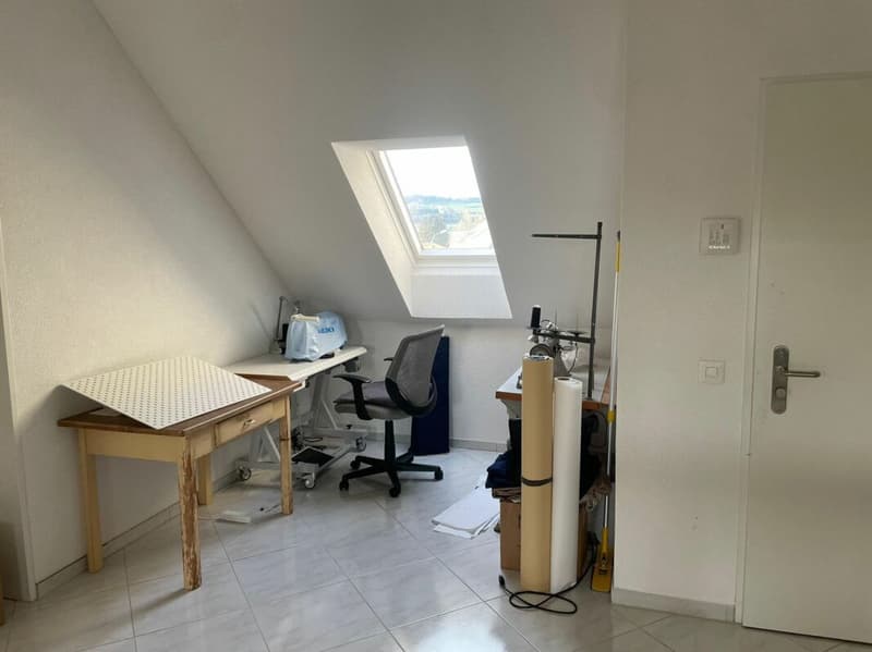 Moderne 3.5-Zimmerwohnung an sehr zentraler und schöner Lage (8)