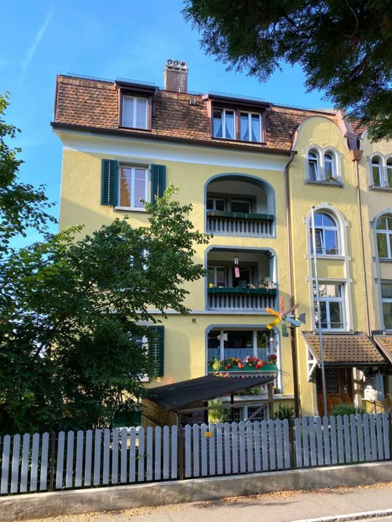 Tolle und sonnige Altbauwohnung mit Charme - Nähe KSW (12)