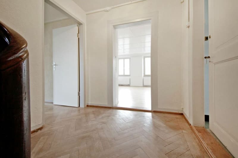 Renovierte 6-Zimmerwohnung mit viel Charme und privatem Garten! (7)