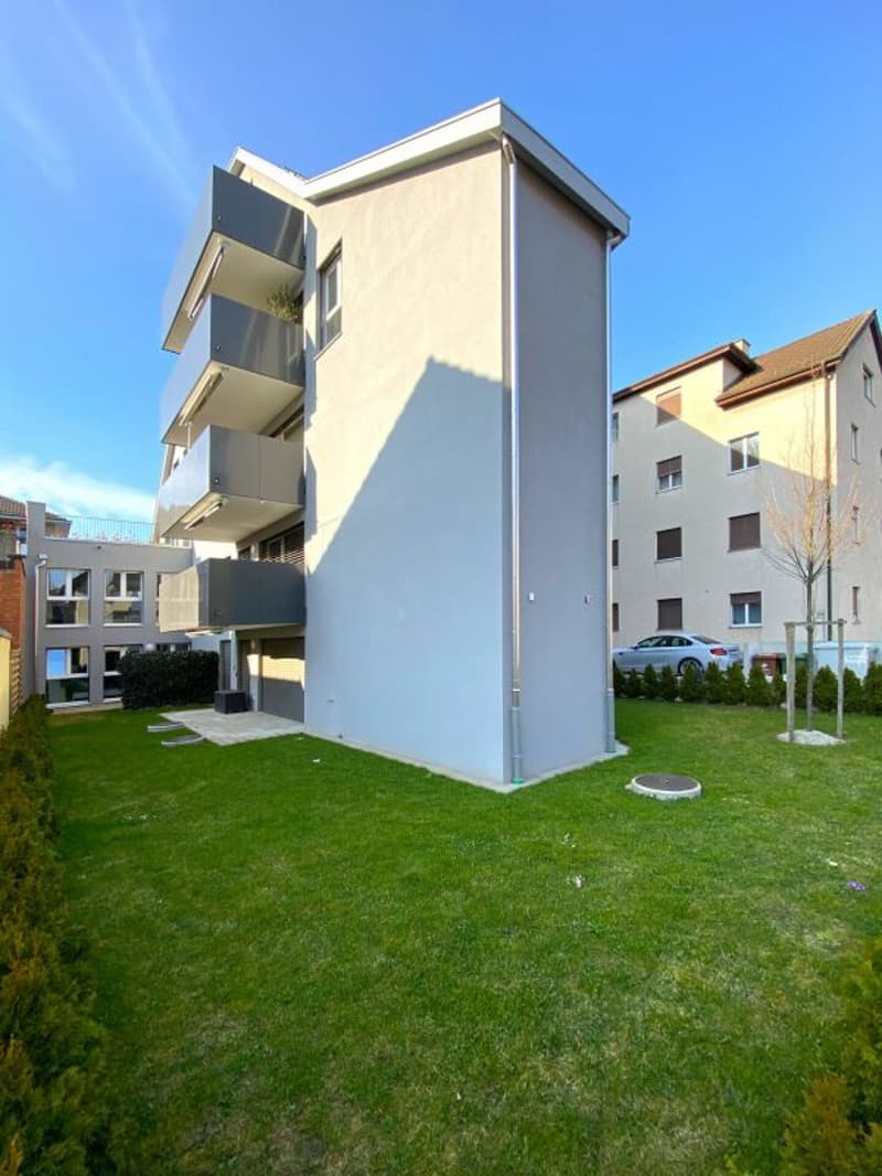 Parkplatz in Ihrer Nachbarschaft zu vermieten (2)