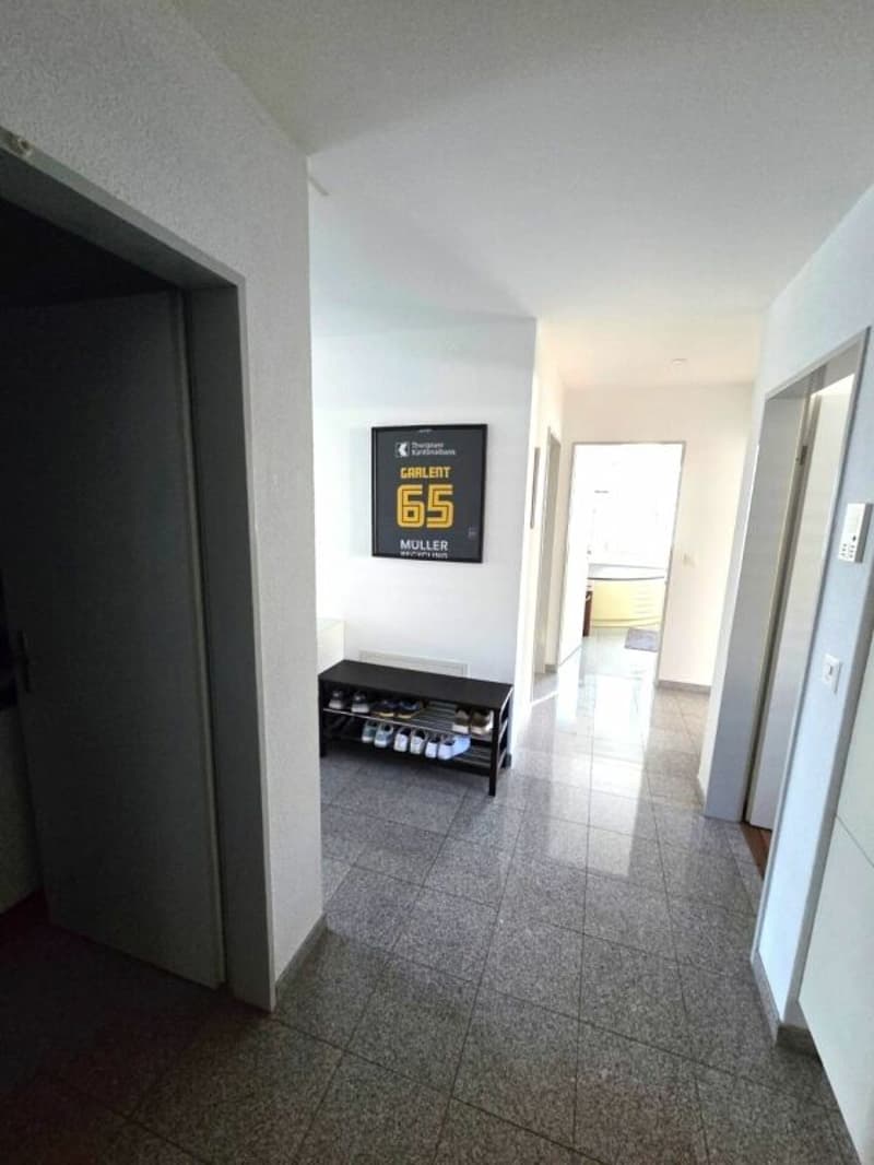 Wunderschöne 4.5-Zimmerwohnung im Eigentumsstandard an sehr ruhiger und südlicher Lage (10)