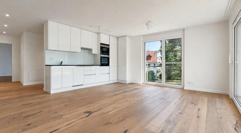 Moderne Wohnung mit grossem Balkon an ruhiger Lage! (3)