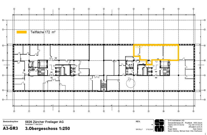 The image shows a floor plan of a building. It consists of multiple rooms, including a large room labeled 'Teilfläche 172 m2'. There is also a parking area visible on the plan.