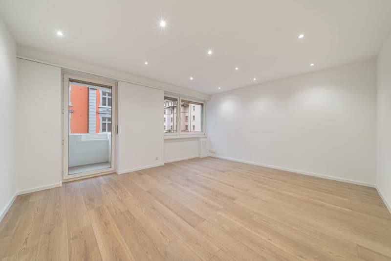 Vita urbana moderna incontra la tranquillità – appartamento di 4,5 locali frescamente ristrutturato con balcone a Basilea (16)