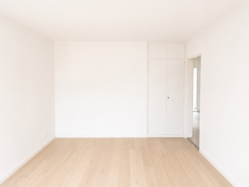 Vita urbana moderna incontra la tranquillità – appartamento di 4,5 locali frescamente ristrutturato con balcone a Basilea (11)