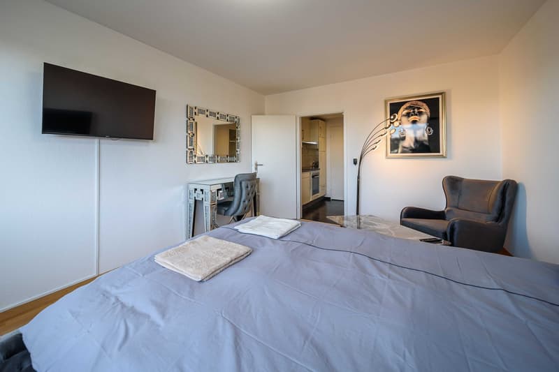 Exklusive 1.5-Zimmer-Wohnung in Zug – Neu renoviert & modern möbliert mit Seesicht. (11)