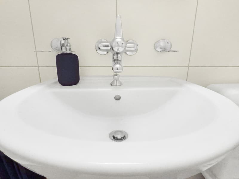 Exklusive 2.5-Zimmer-Wohnung in Zug – Neu renoviert & modern möbliert mit Seesicht. (22)