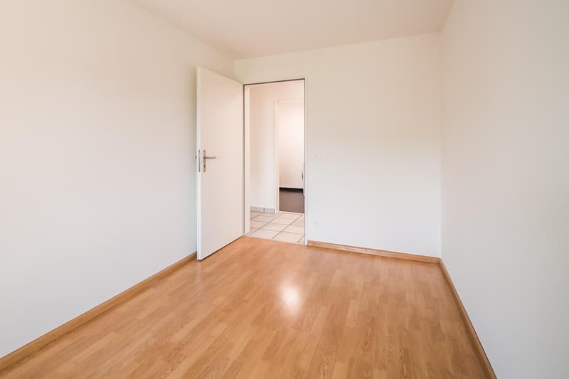 Helle wunderschöne neu renovierte 4.5-Zimmer-Wohnung an zentraler Lage. (25)