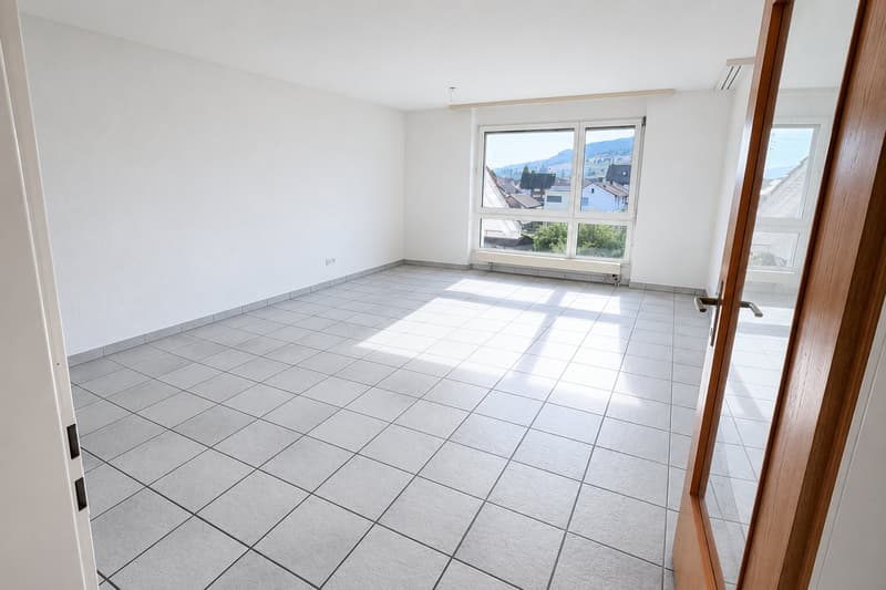 Helle wunderschöne neu renovierte 4.5-Zimmer-Wohnung an zentraler Lage. (32)