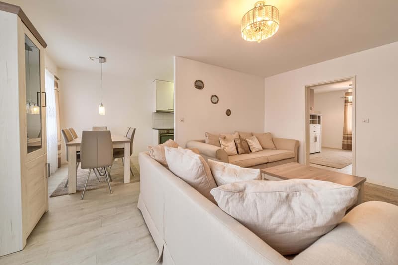 Luxuriöse 3.5-Zimmer-Wohnung in Toplage mit Ausblick (9)