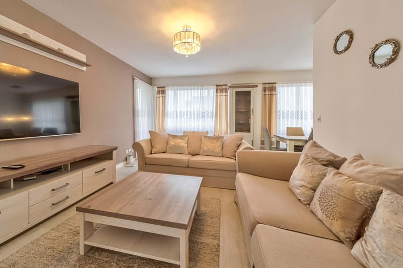 Luxuriöse 3.5-Zimmer-Wohnung in Toplage mit Ausblick (6)