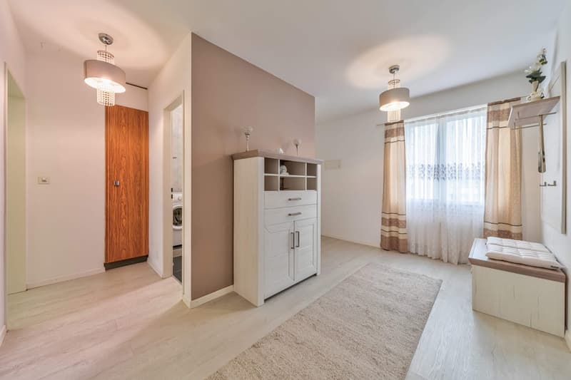 Luxuriöse 3.5-Zimmer-Wohnung in Toplage mit Ausblick (5)
