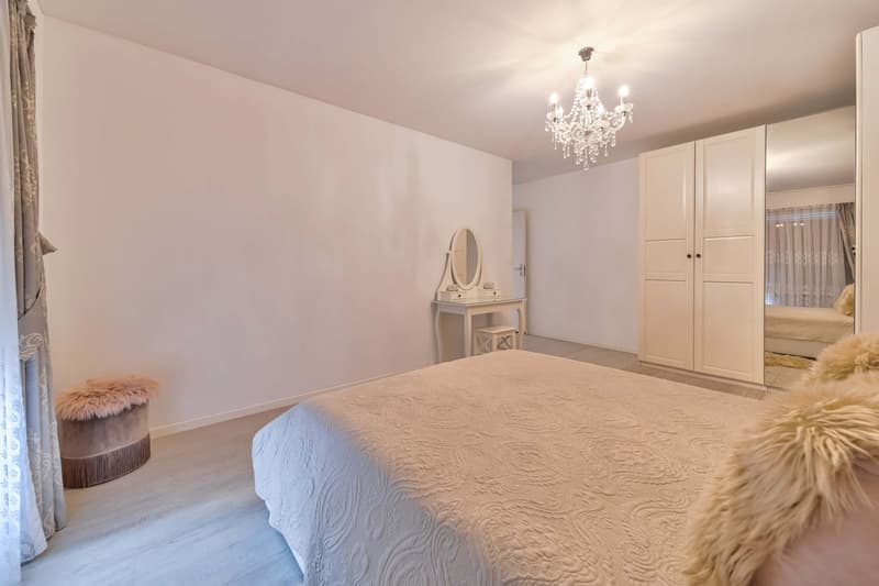 Luxuriöse 3.5-Zimmer-Wohnung in Toplage mit Ausblick (10)