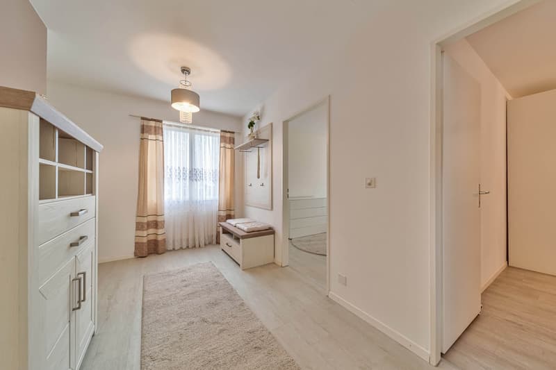 Luxuriöse 3.5-Zimmer-Wohnung in Toplage mit Ausblick (19)