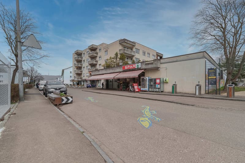Luxuriöse 3.5-Zimmer-Wohnung in Toplage mit Ausblick (1)