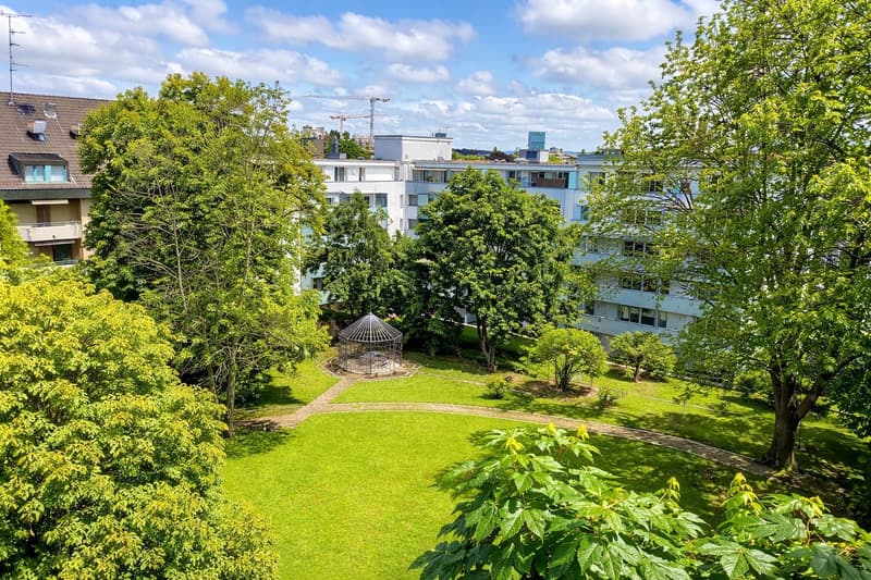 Neu renoviertes 3.5-Zimmer-Penthouse mit exklusivem Privatgarten (15)