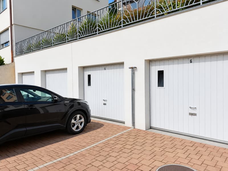 Garagenbox mit zusätzlichem Abstellplatz in Hombrechtikon (2)