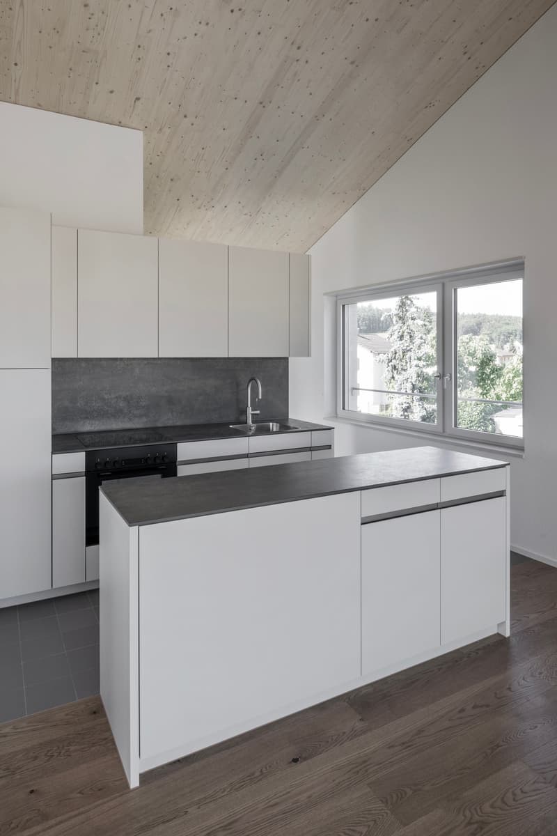 Plus d'espace pour vivre – appartement de charpente stylé avec balcon près de la Suhre (2)