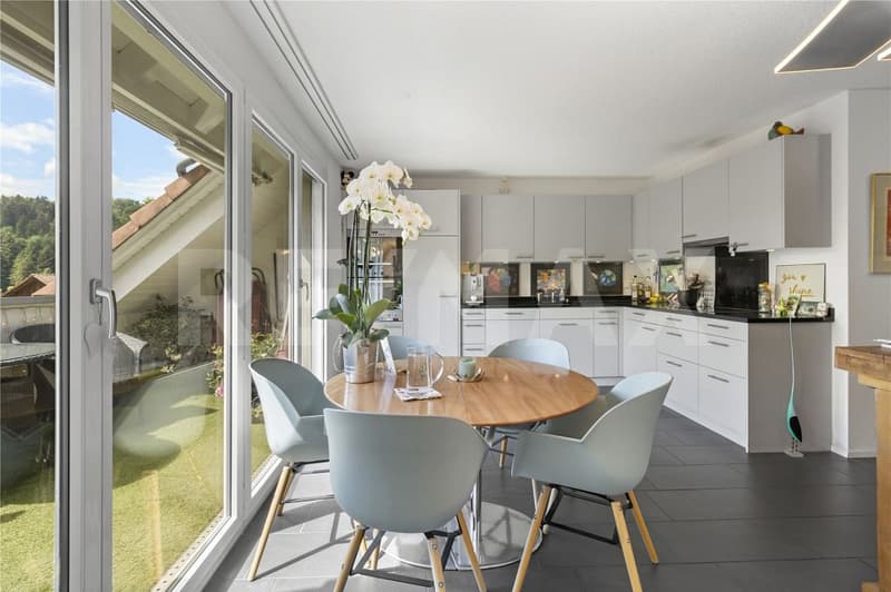 Appartement maisonnette 4,5 pièces, lumineux, moderne et avec deux balcons (3)