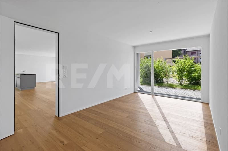 Appartement de jardin 2 ½ pièces, lumineux, moderne et avec grand espace de séjour (3)