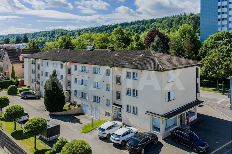 AN RUHIGER LAGE: 3-ZIMMER-WOHNUNG MIT SONNIGEM BALKON (2)