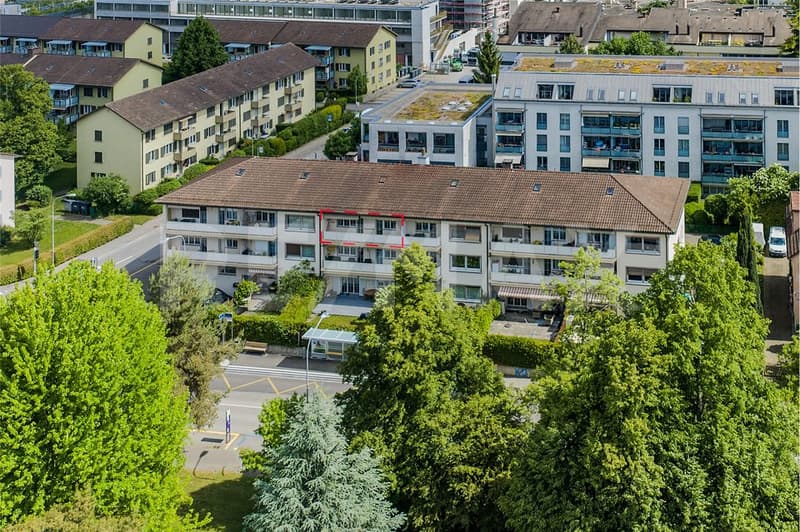 AN RUHIGER LAGE: 3-ZIMMER-WOHNUNG MIT SONNIGEM BALKON (1)