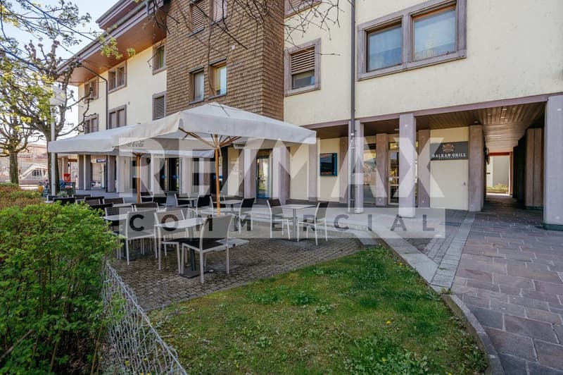 Restaurant Oase mit Aussensitzplätzen direkt am Bach (1)